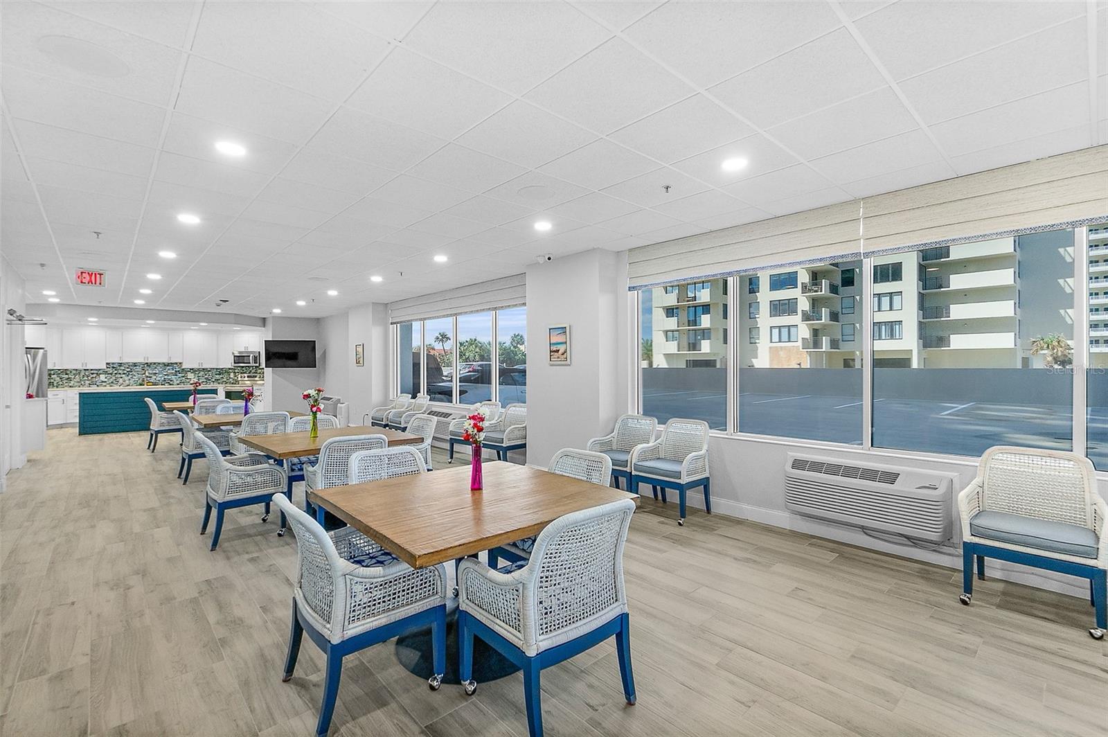 OCEANS 06 CONDO - Residential