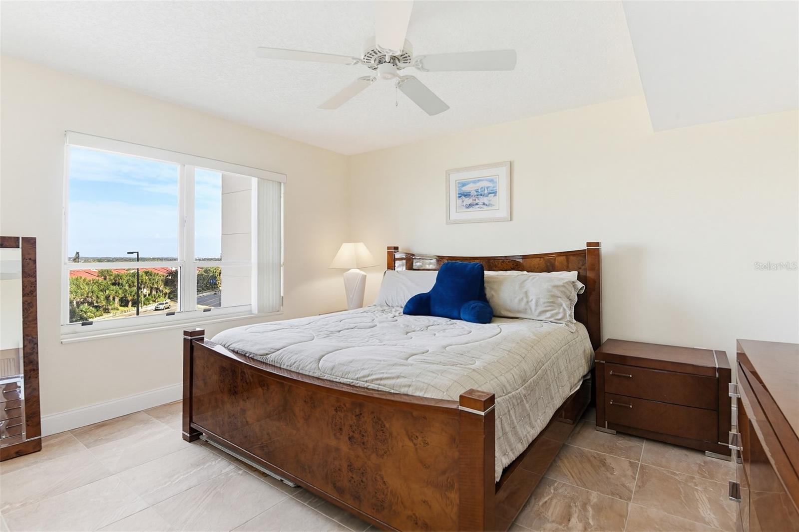 OCEANS 06 CONDO - Residential