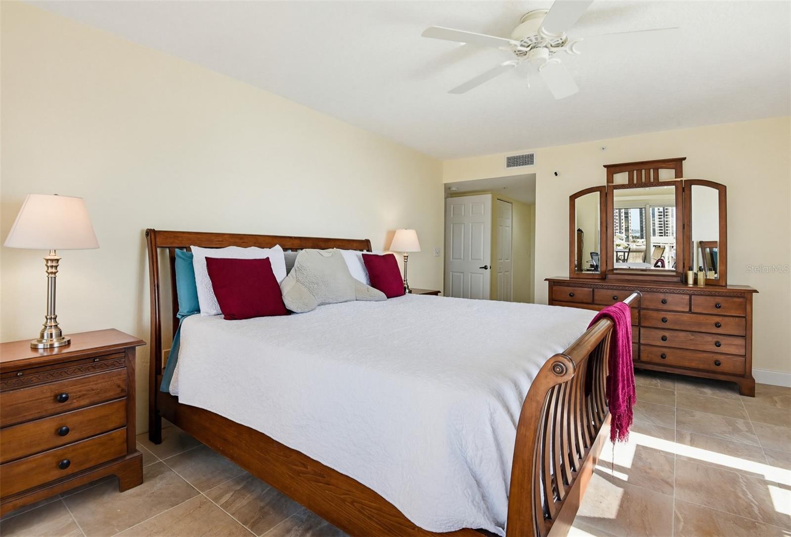 OCEANS 06 CONDO - Residential