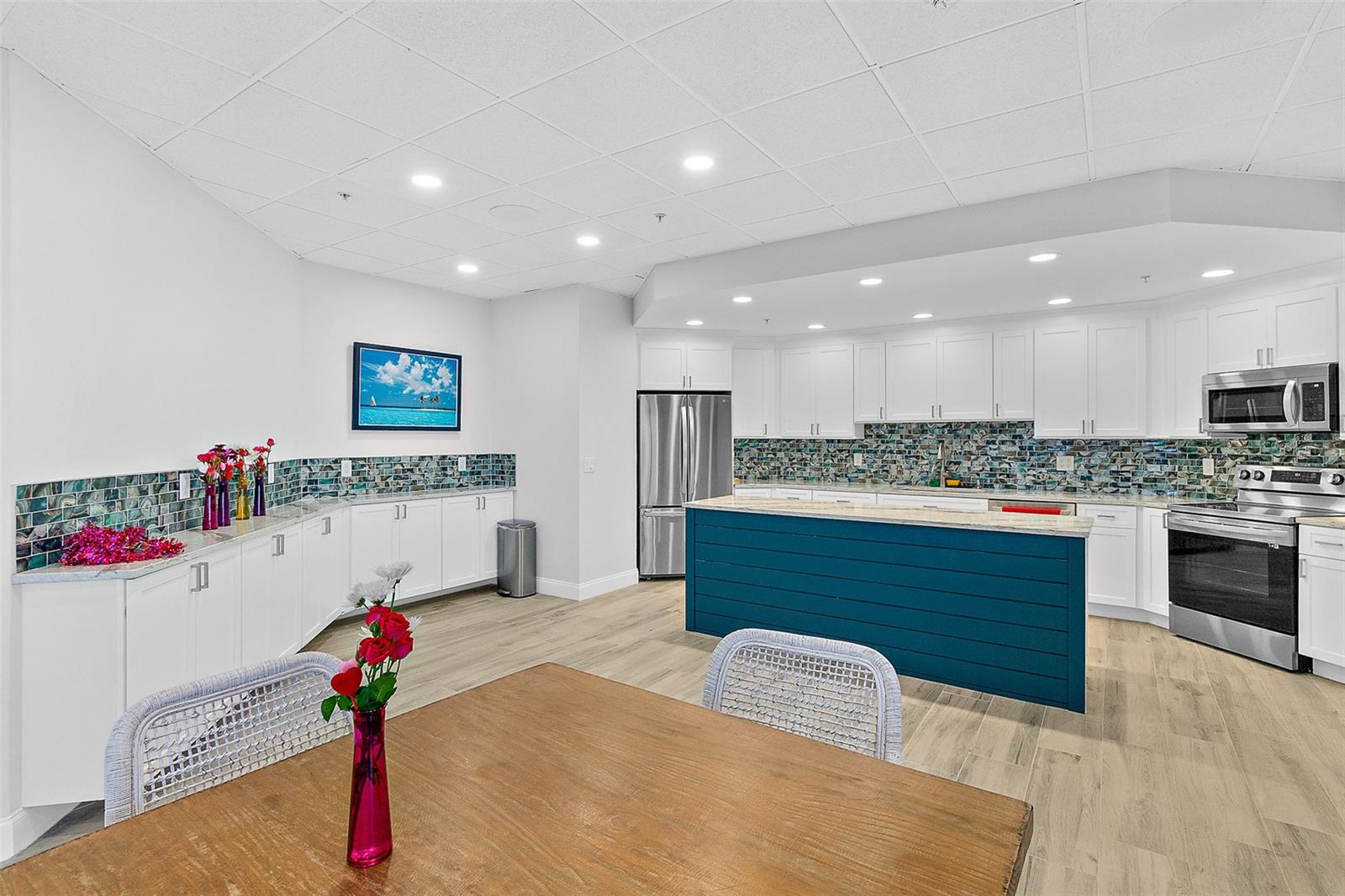 OCEANS 06 CONDO - Residential