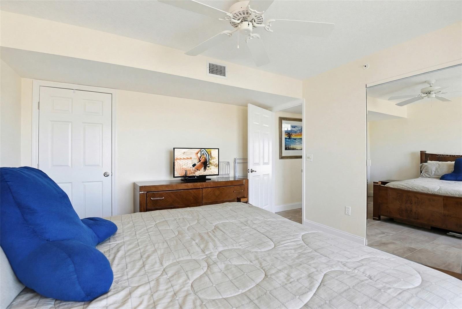 OCEANS 06 CONDO - Residential