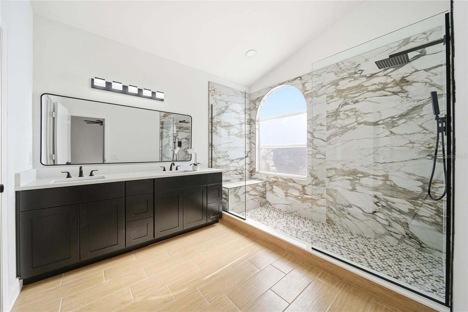 PEMBROOKE - Residential