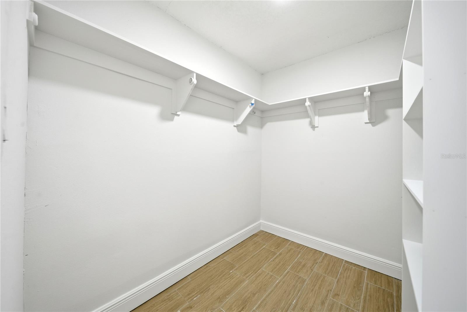 PEMBROOKE - Residential