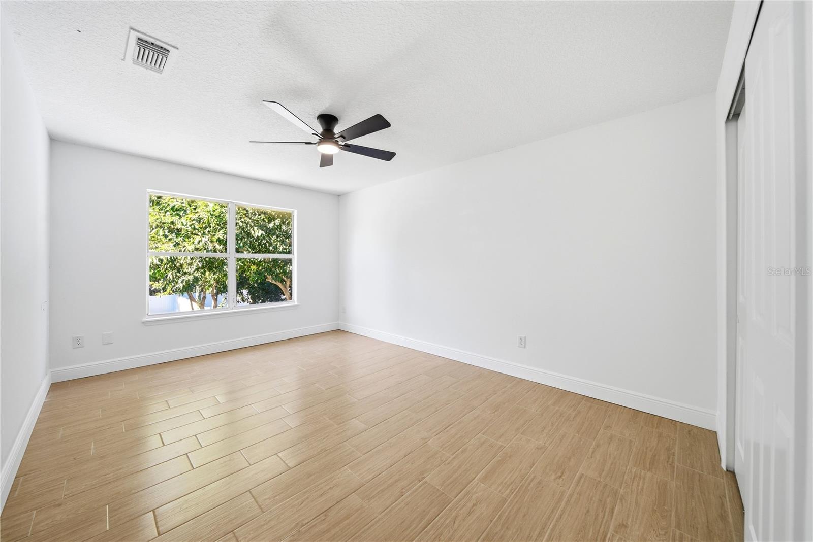 PEMBROOKE - Residential