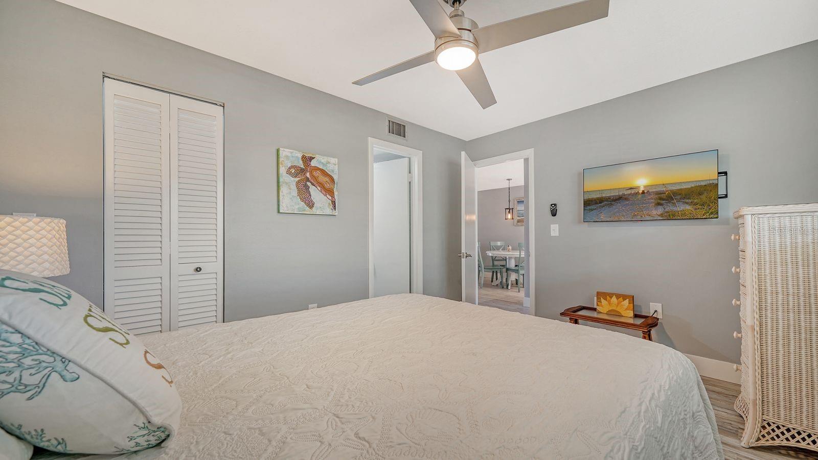 HOLIDAY APTS - Residential