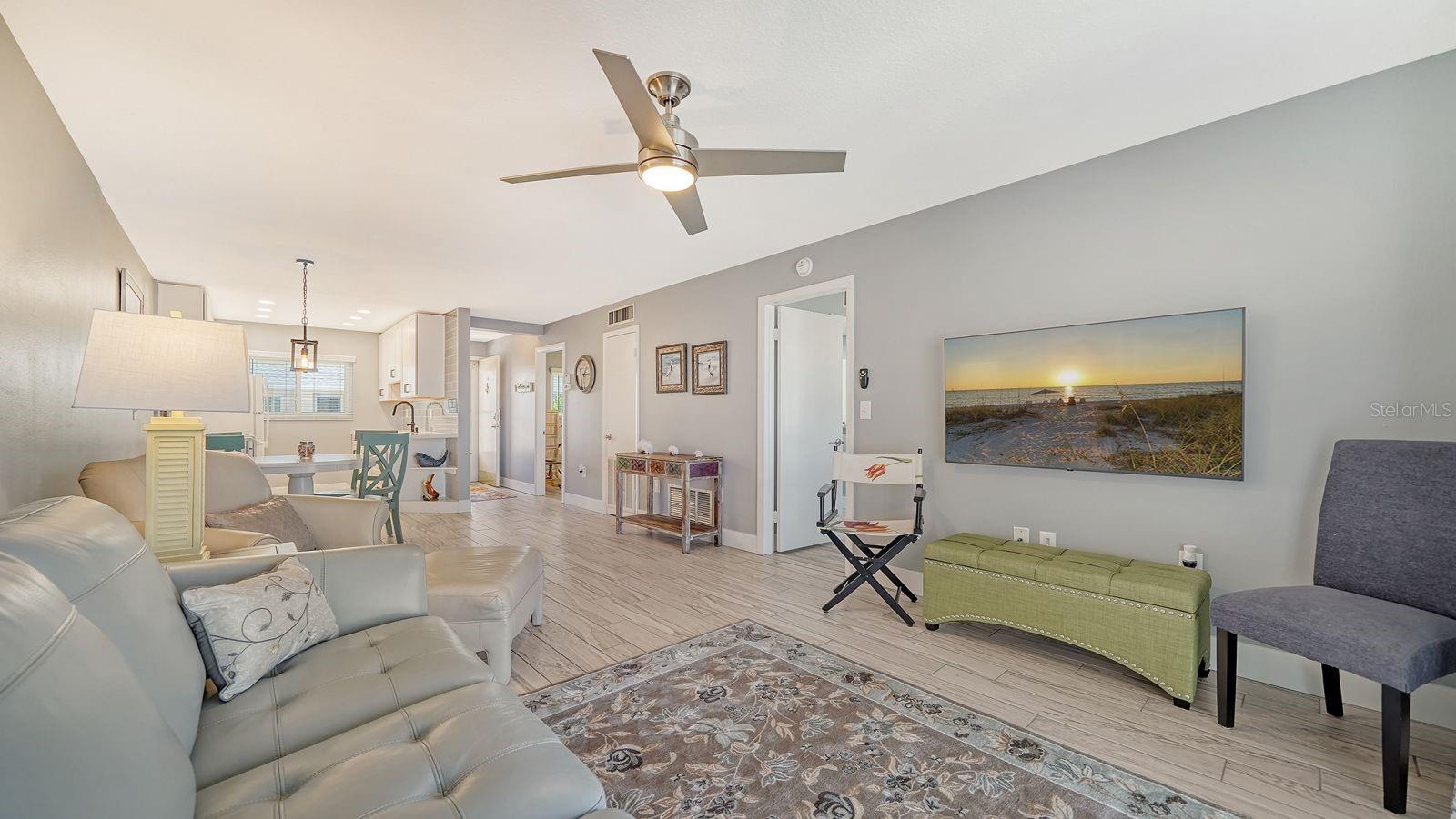 HOLIDAY APTS - Residential