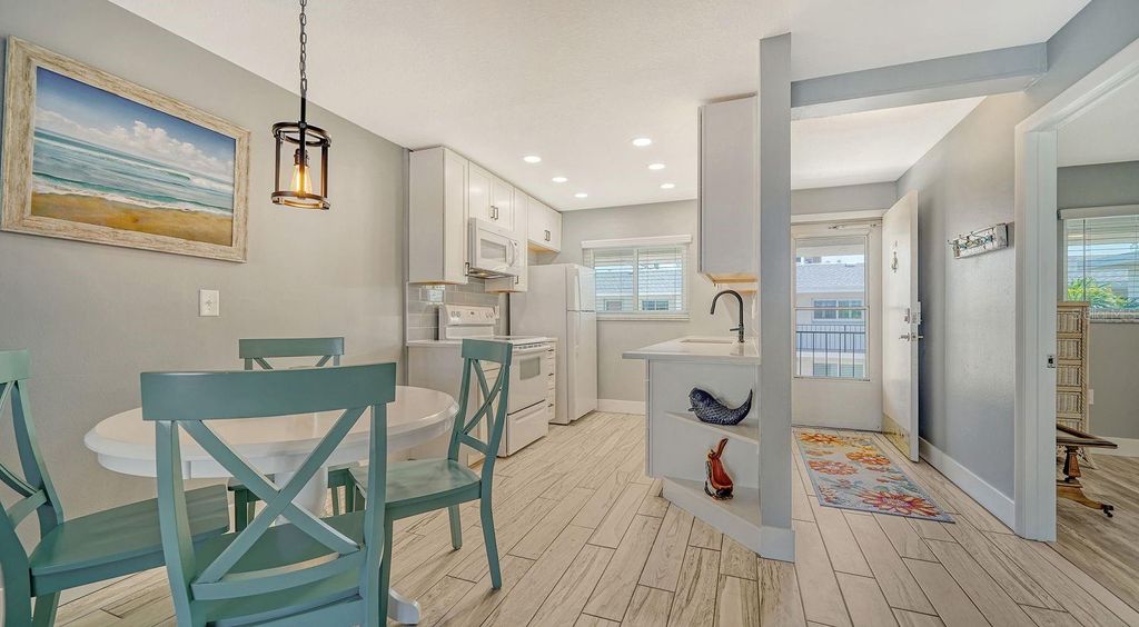 Photo of 708 Tamiami Trail S #308, Venice, FL 34285 (MLS # N6141965)