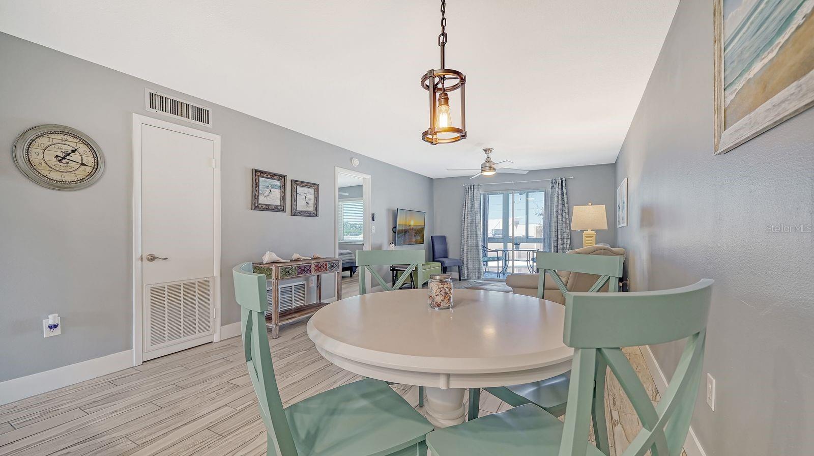 HOLIDAY APTS - Residential