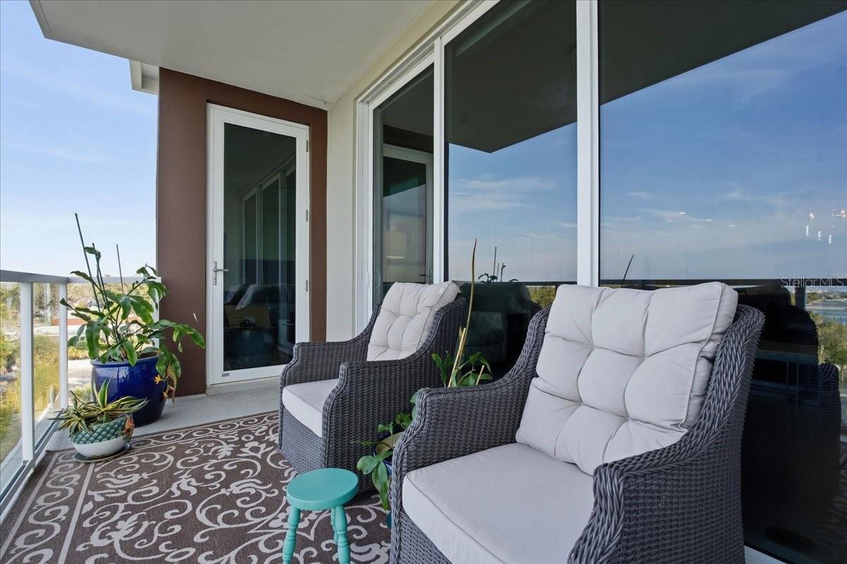 MARINA BAY 880 CONDO - Residential