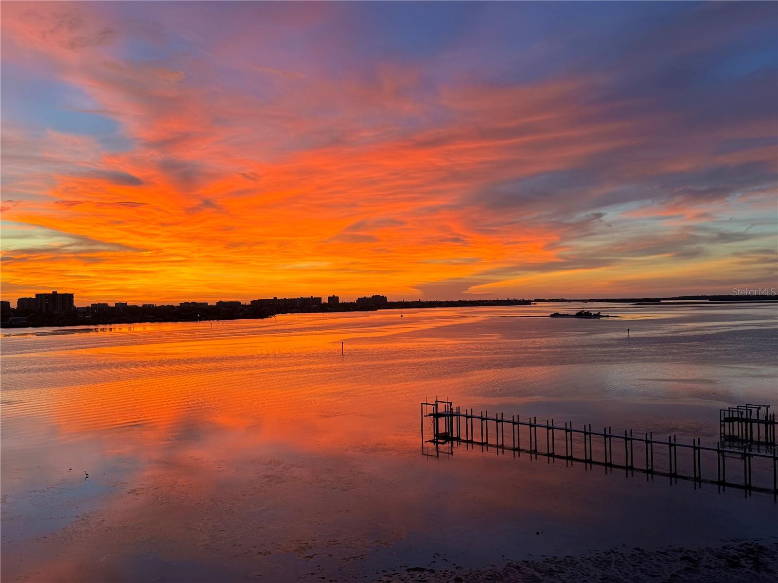 MARINA BAY 880 CONDO - Residential