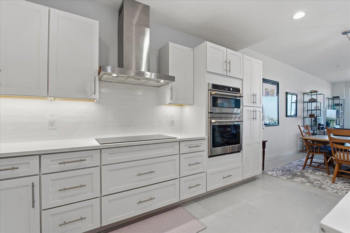 MARINA BAY 880 CONDO - Residential