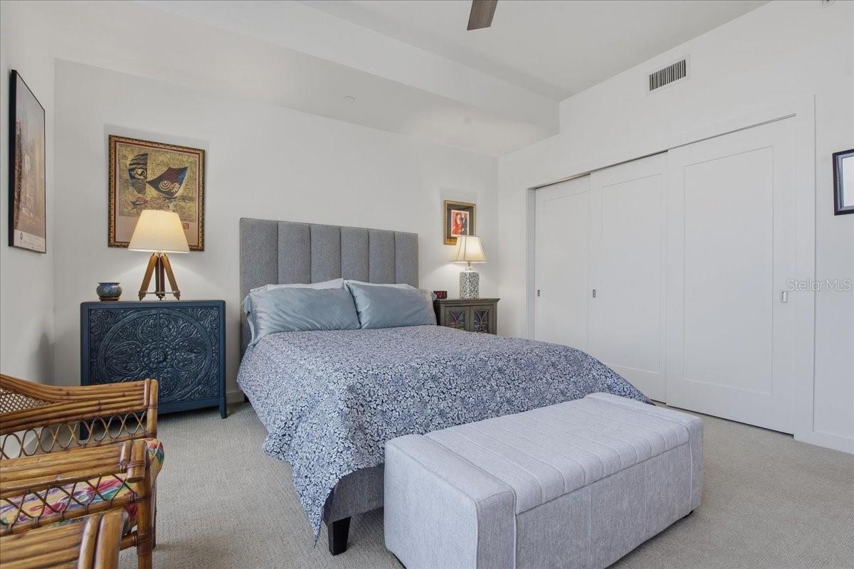 MARINA BAY 880 CONDO - Residential