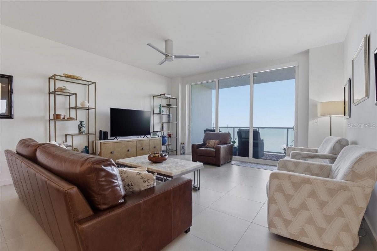 MARINA BAY 880 CONDO - Residential