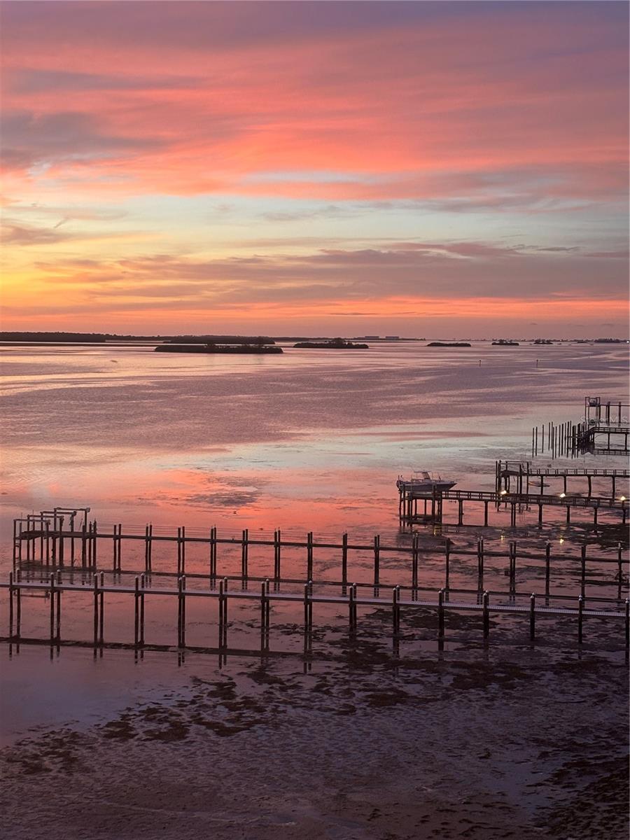 MARINA BAY 880 CONDO - Residential