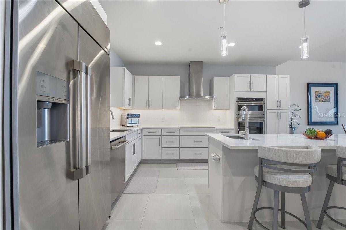 MARINA BAY 880 CONDO - Residential