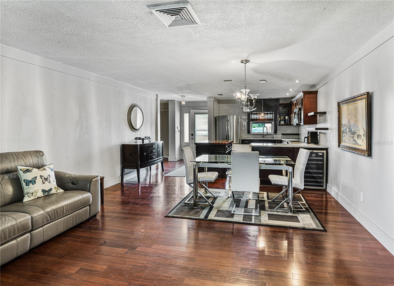 BELLEAIR PALMS TERRACE CONDO 3 - Residential