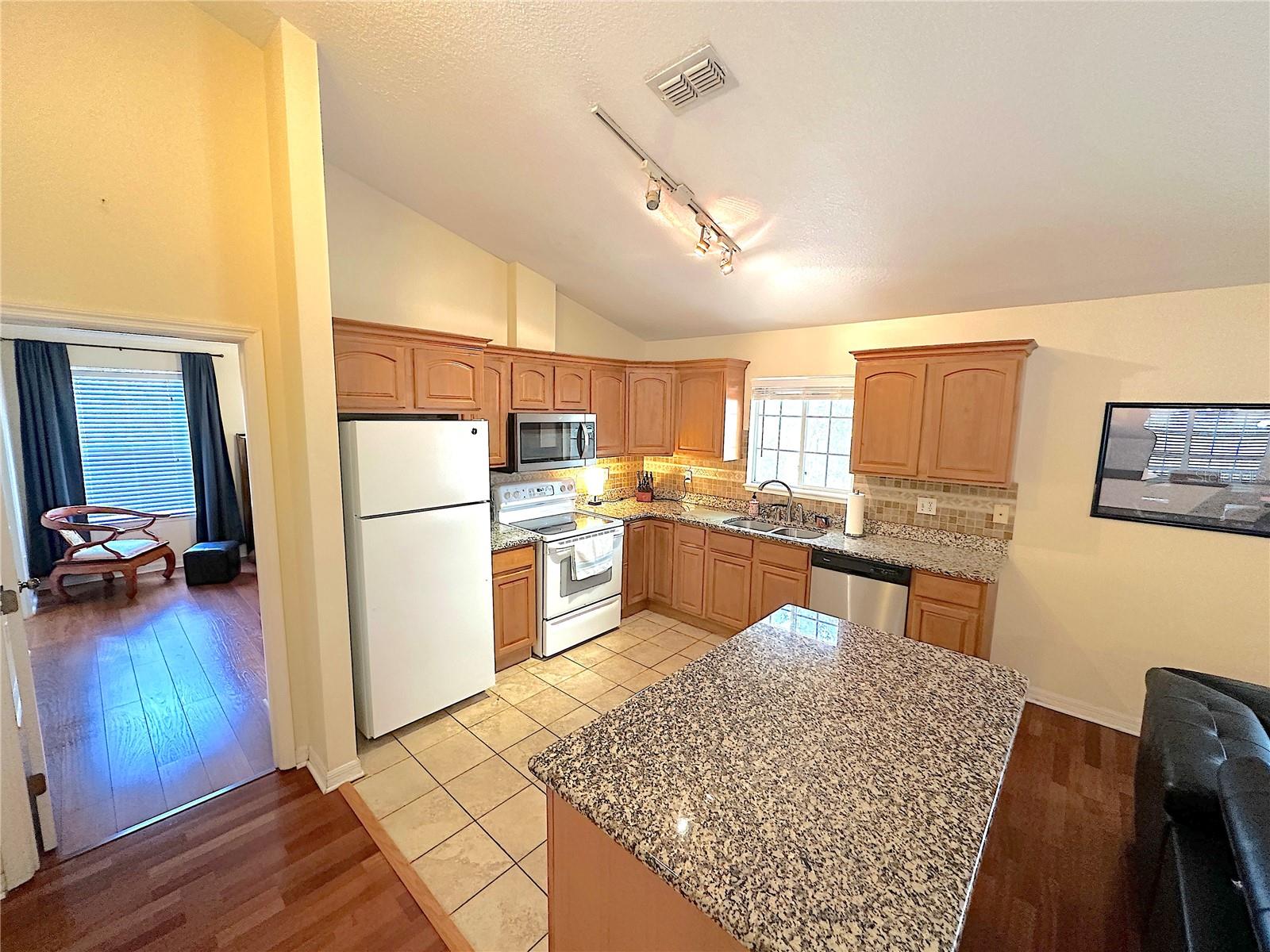MENTONE - Residential Lease