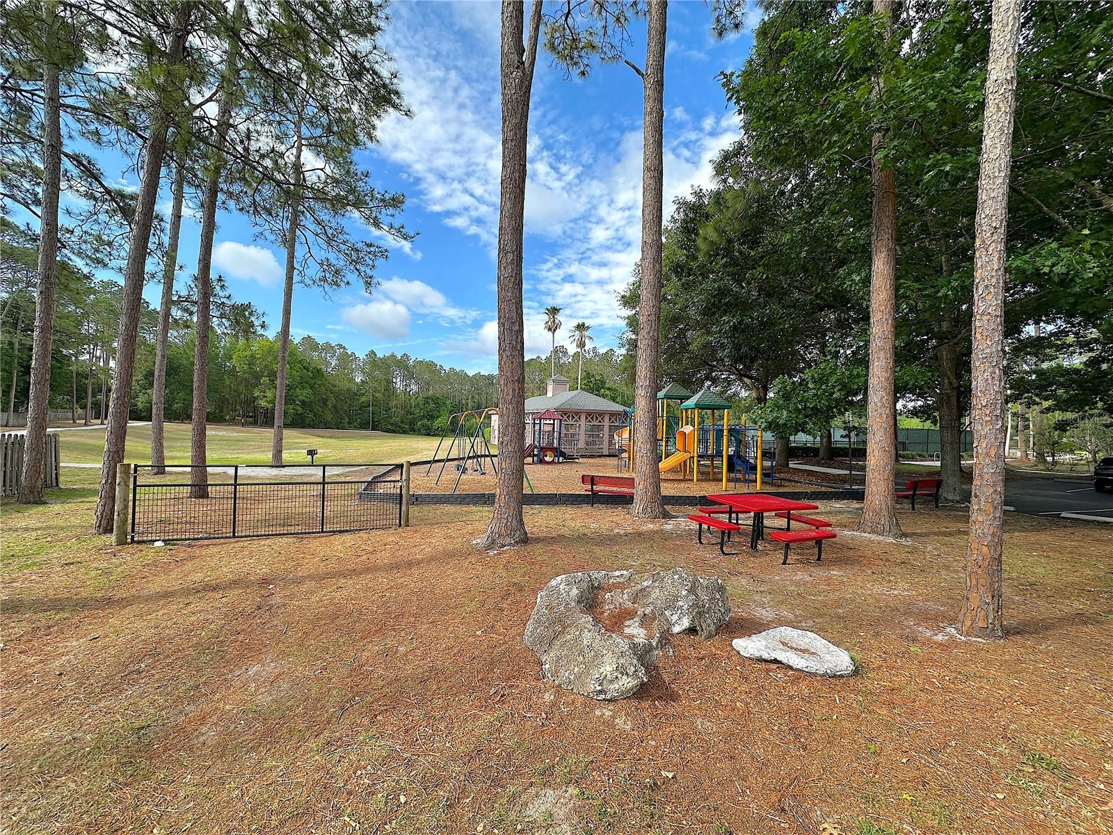 MENTONE - Residential Lease