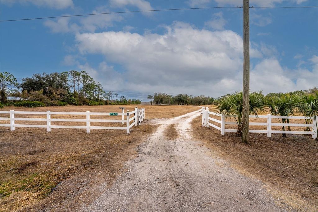 Photo of 17201 Prairie Creek Boulevard, Punta Gorda, FL 33982 (MLS # C7521953)