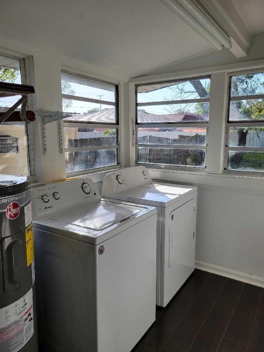 PINE CREST VILLA ADD 6 - Residential