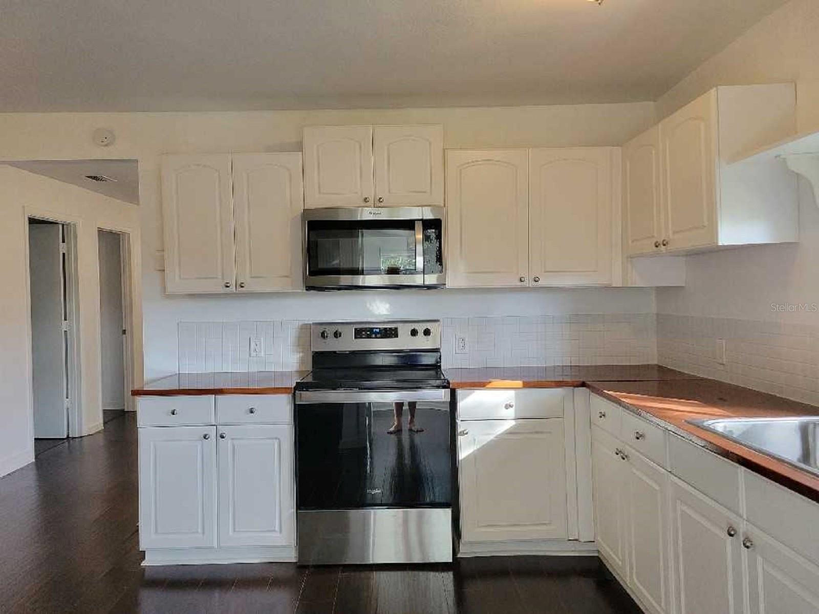 PINE CREST VILLA ADD 6 - Residential