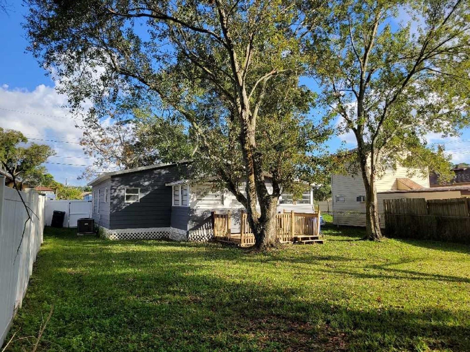 PINE CREST VILLA ADD 6 - Residential