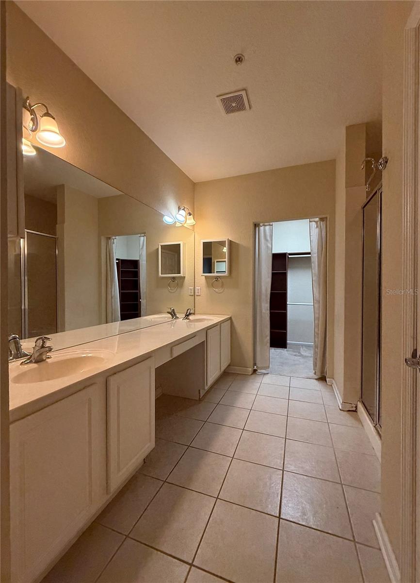 CARRIAGE HOMES/STONEBRIDGE COM - Residential Lease