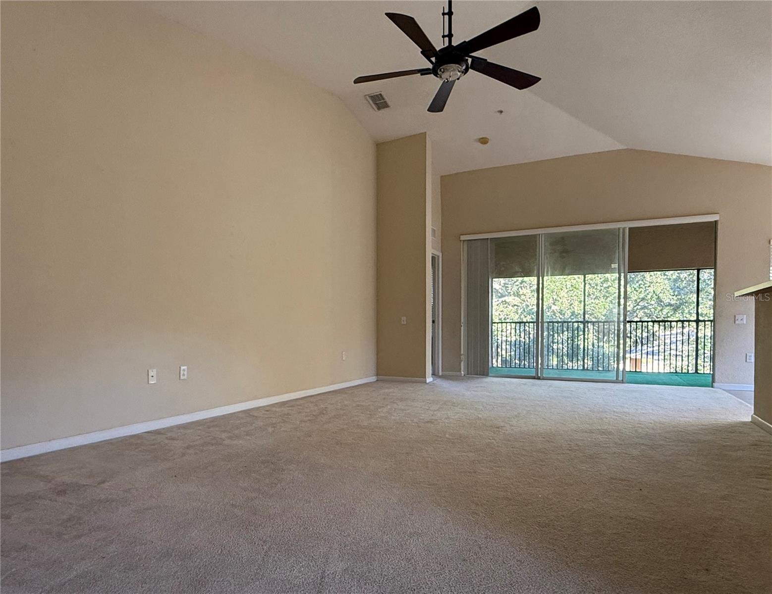 CARRIAGE HOMES/STONEBRIDGE COM - Residential Lease