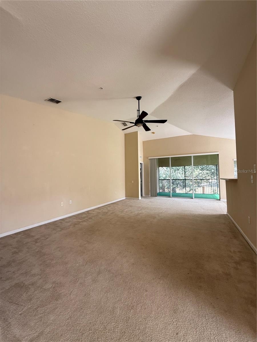 CARRIAGE HOMES/STONEBRIDGE COM - Residential Lease