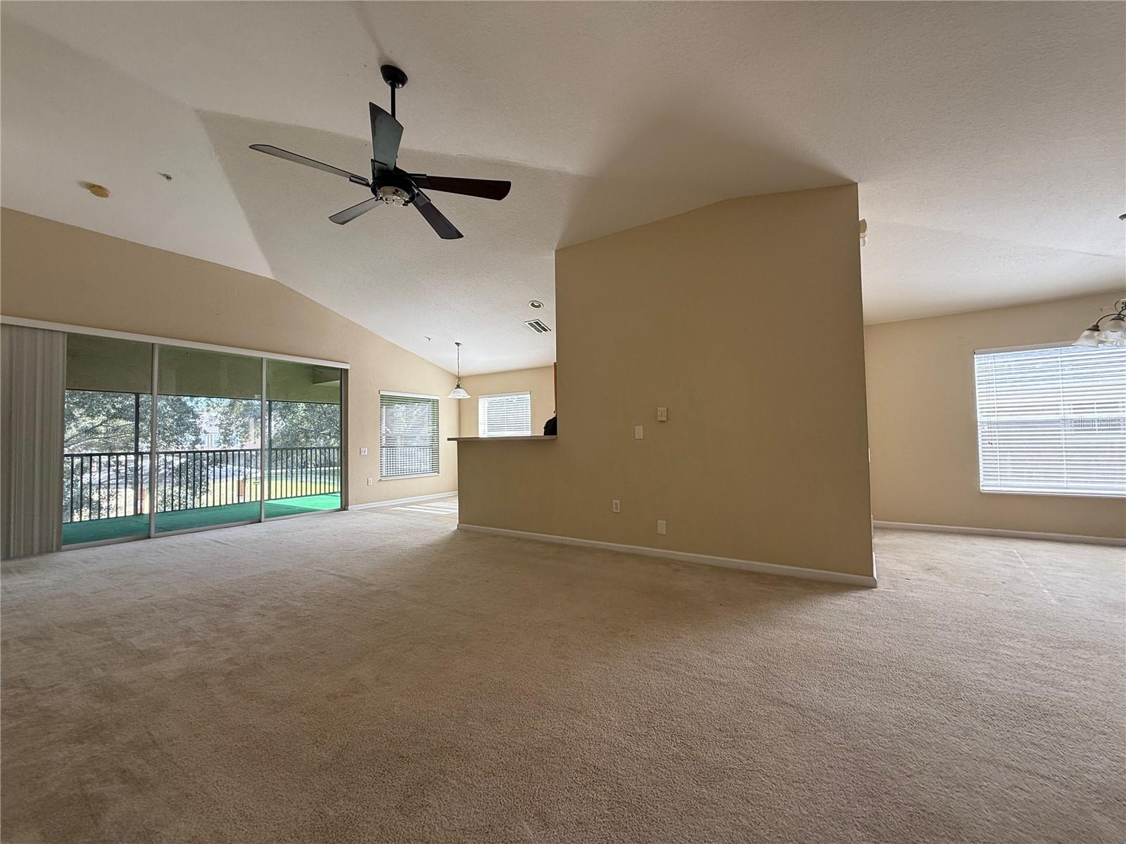 CARRIAGE HOMES/STONEBRIDGE COM - Residential Lease