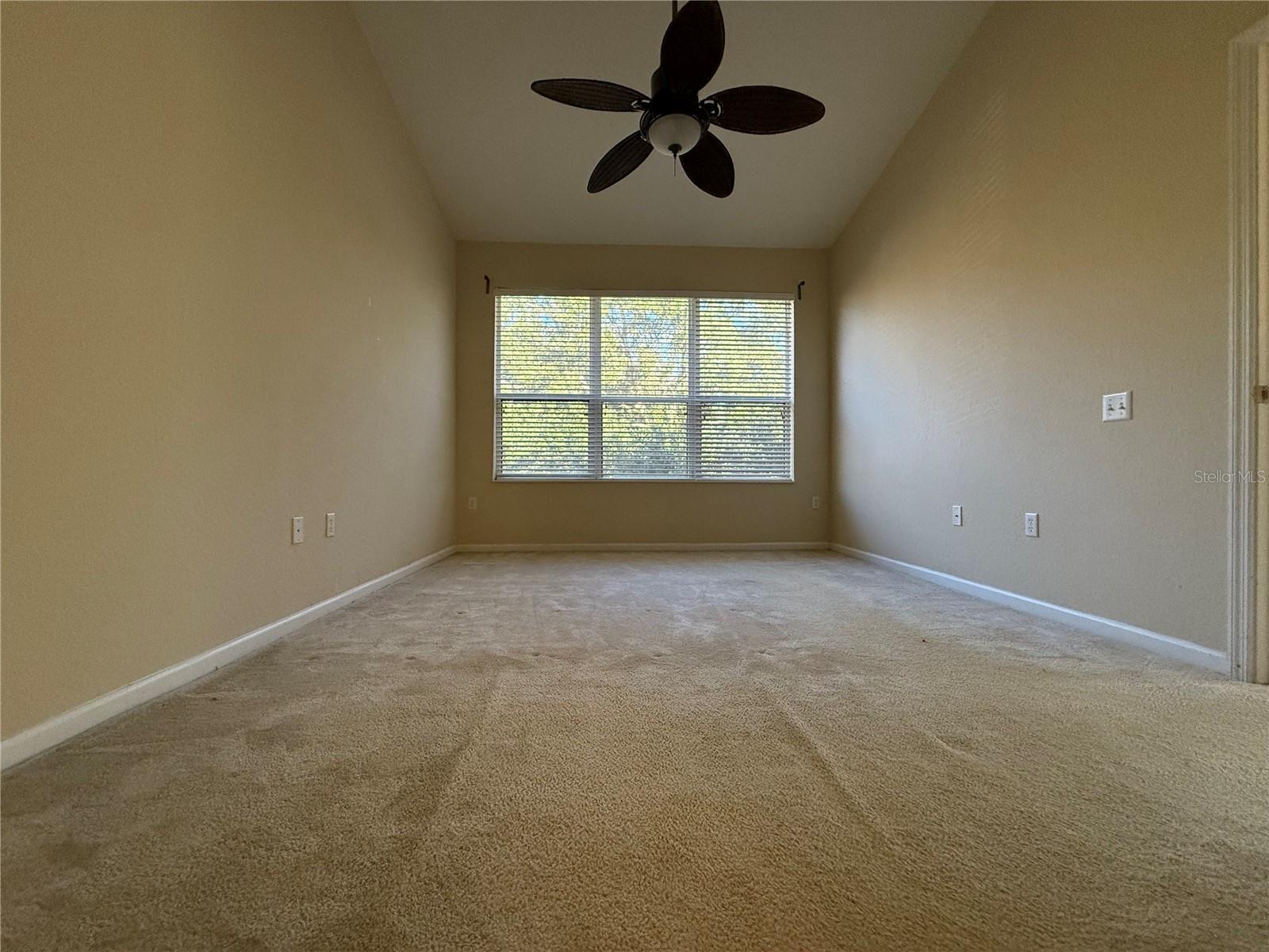 CARRIAGE HOMES/STONEBRIDGE COM - Residential Lease