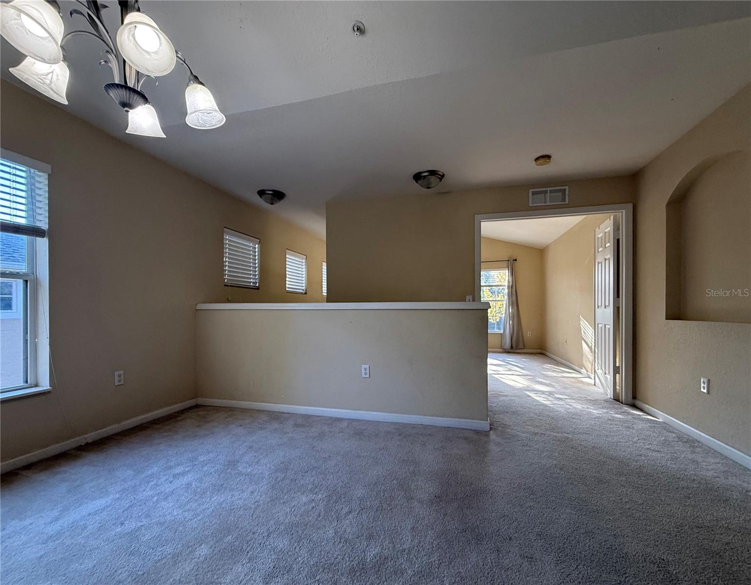 CARRIAGE HOMES/STONEBRIDGE COM - Residential Lease