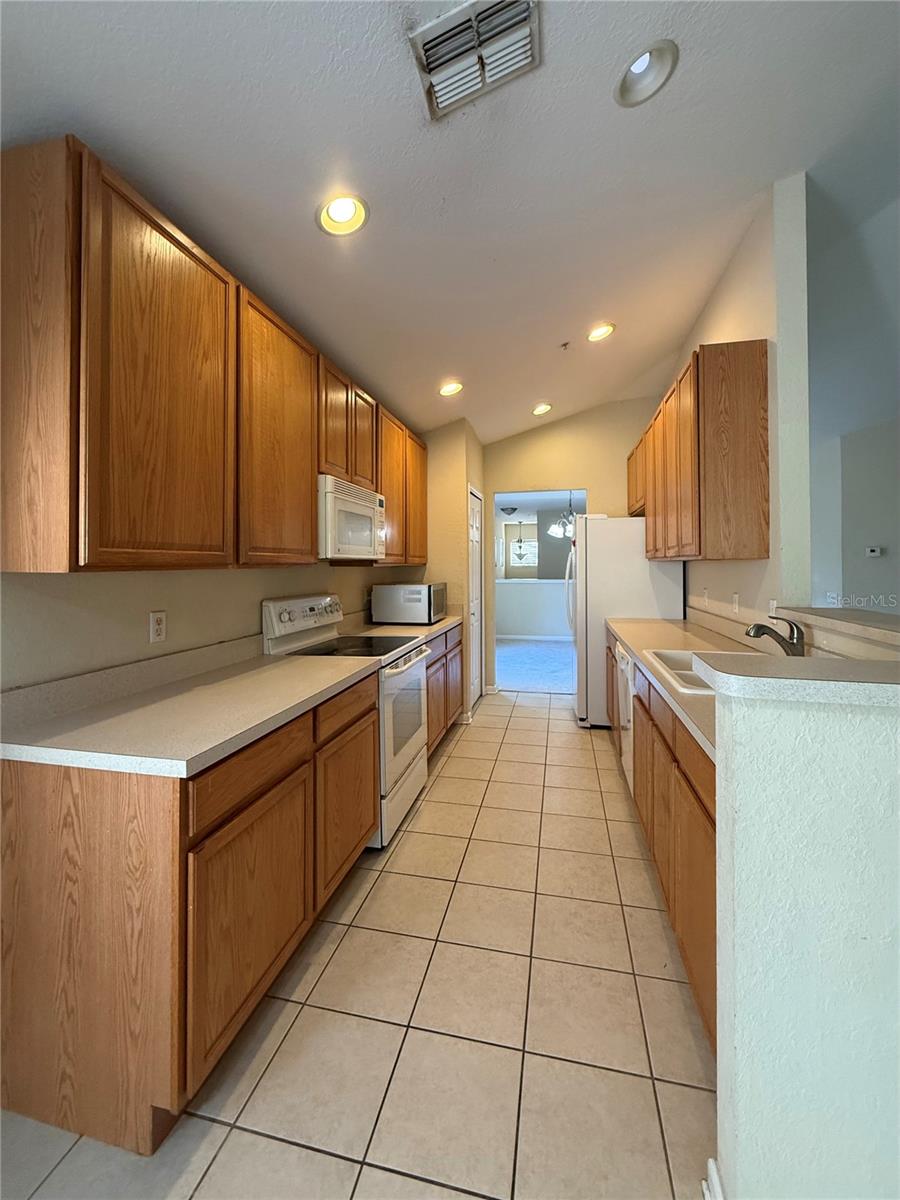 CARRIAGE HOMES/STONEBRIDGE COM - Residential Lease