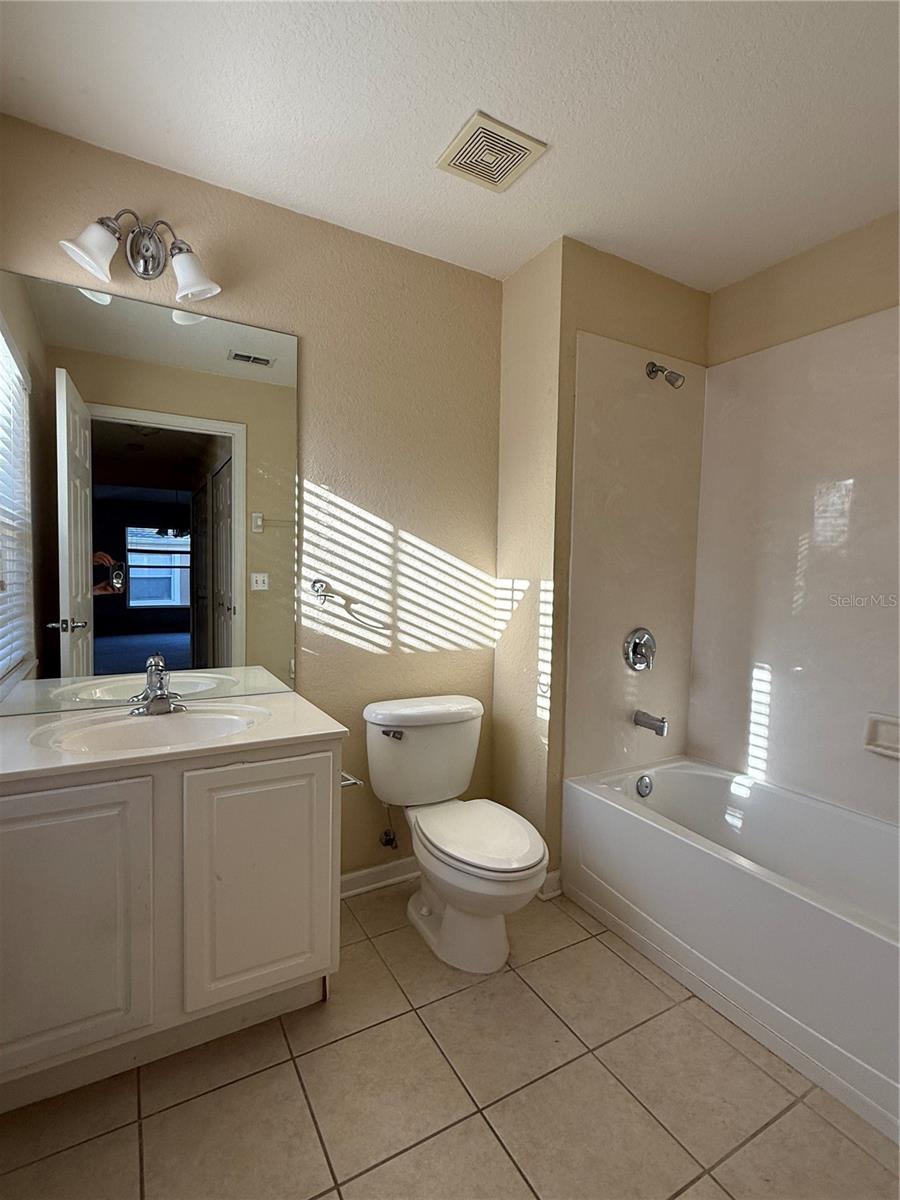 CARRIAGE HOMES/STONEBRIDGE COM - Residential Lease