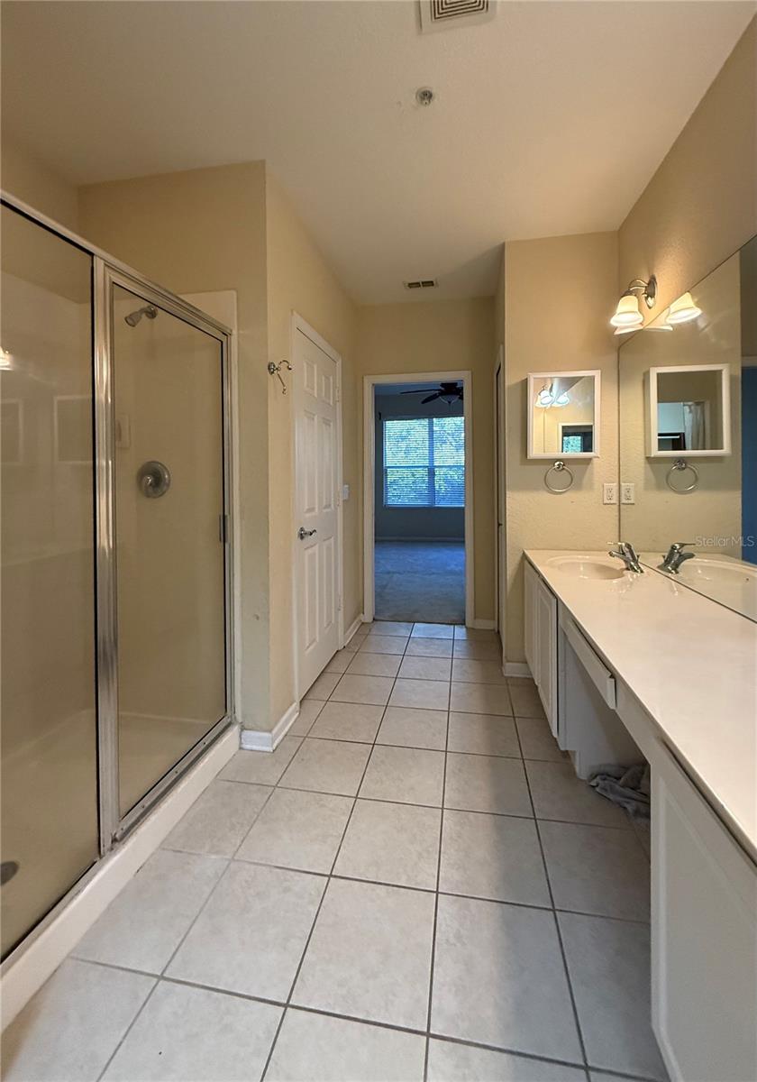 CARRIAGE HOMES/STONEBRIDGE COM - Residential Lease