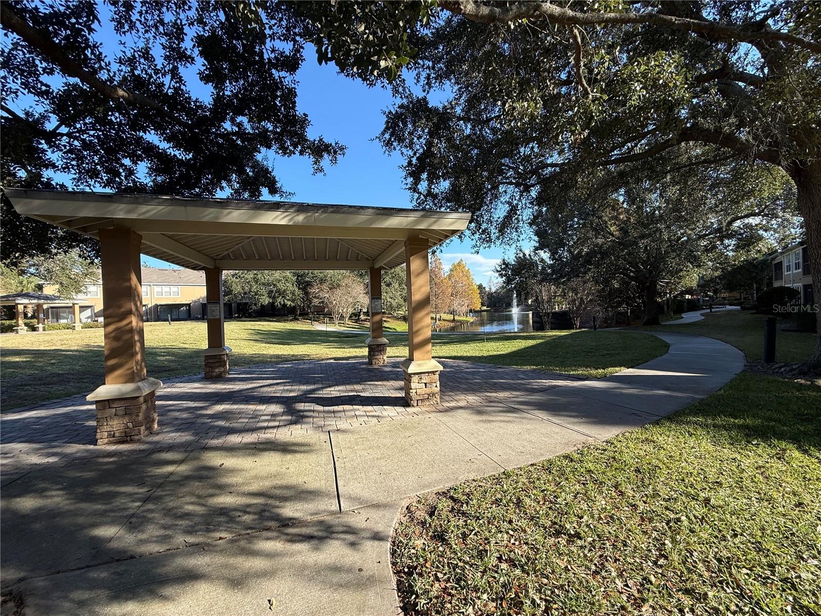 CARRIAGE HOMES/STONEBRIDGE COM - Residential Lease