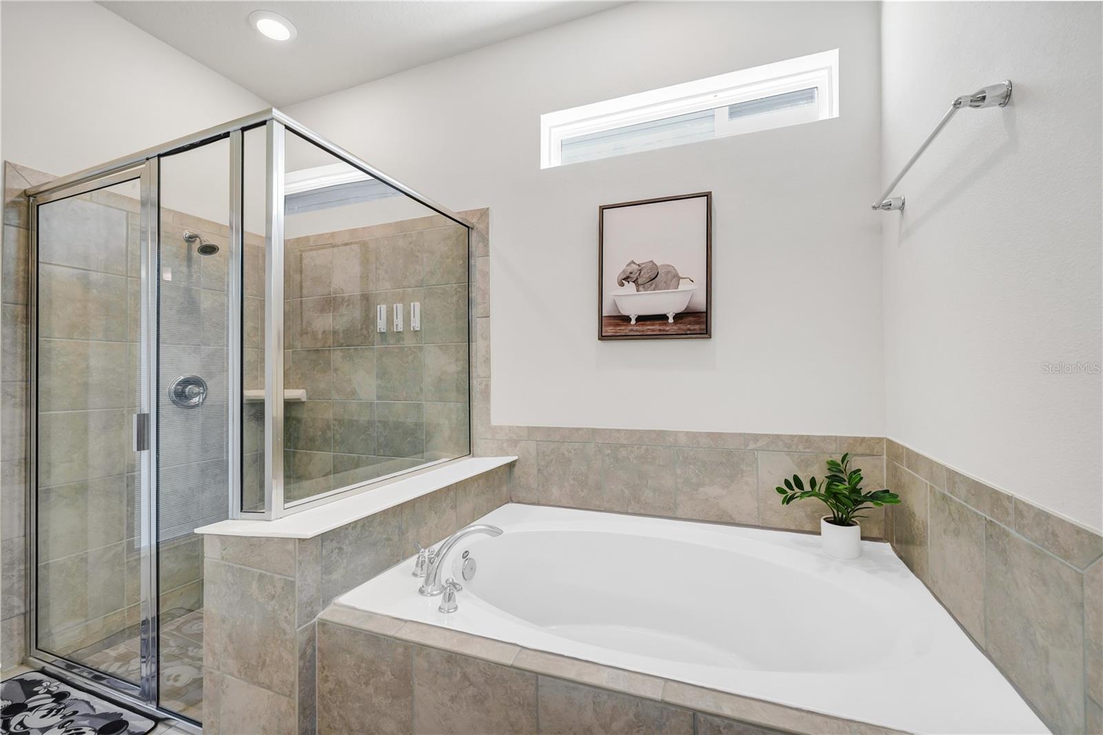 WINDSOR ISLAND RESIDENCE PH 2B - Residential