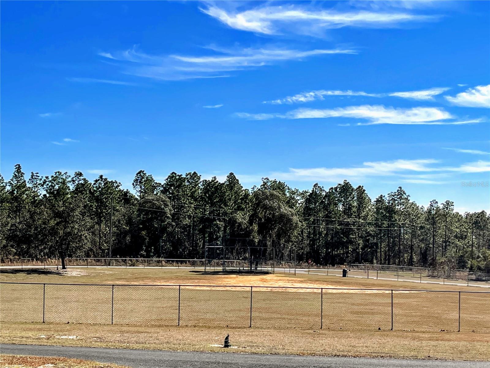 RAINBOW LAKES ESTATE - Land