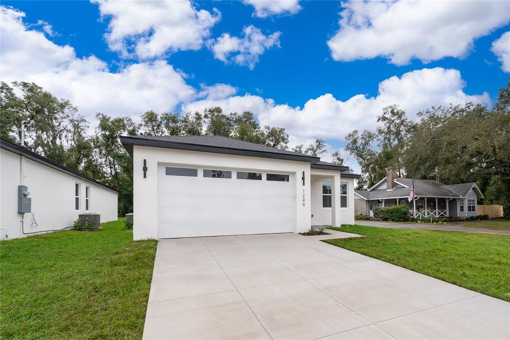 Photo of 1240 Votaw, Apopka, FL 32703 (MLS # O6365857)
