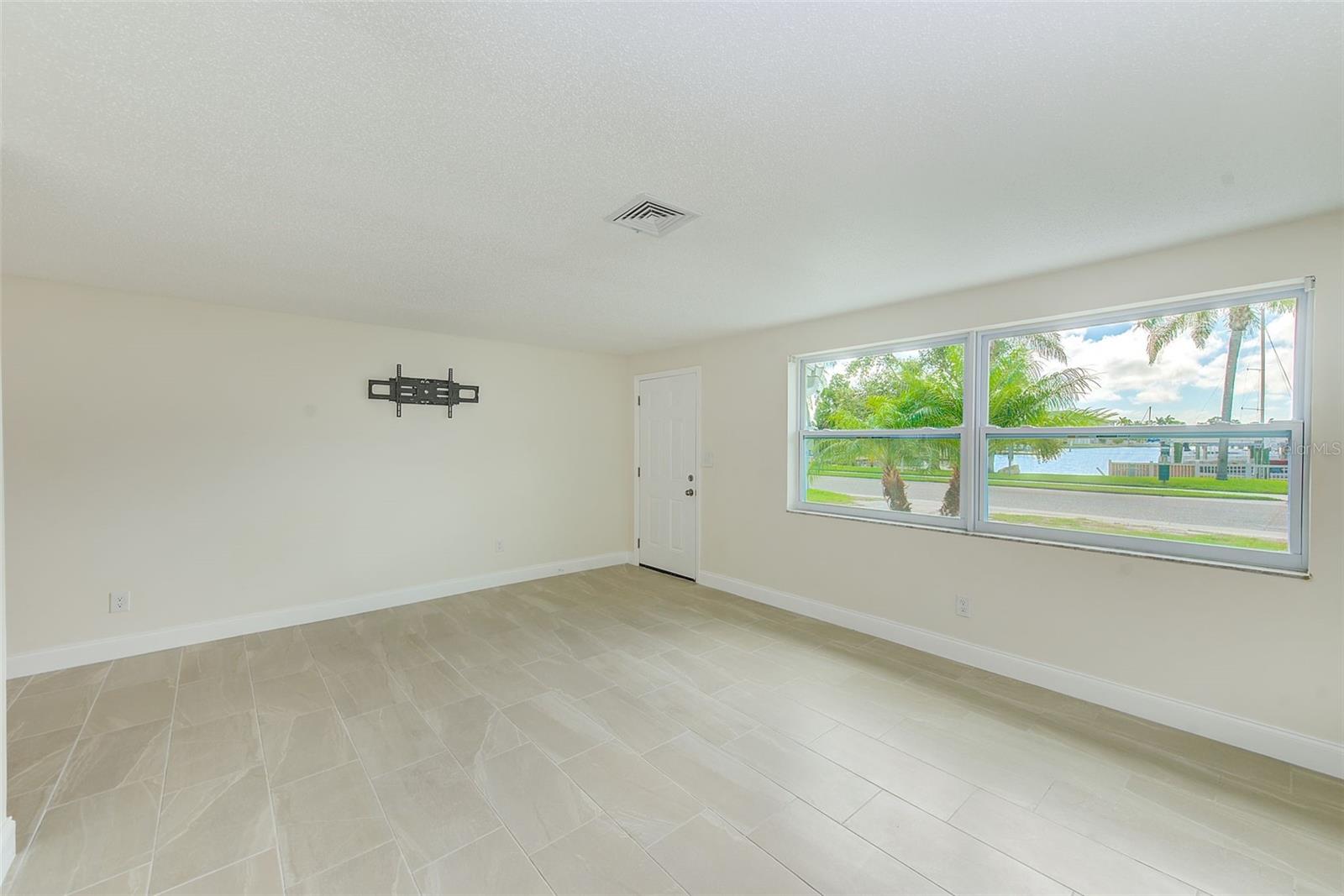 GAY SHORES 1ST ADD - Residential Lease