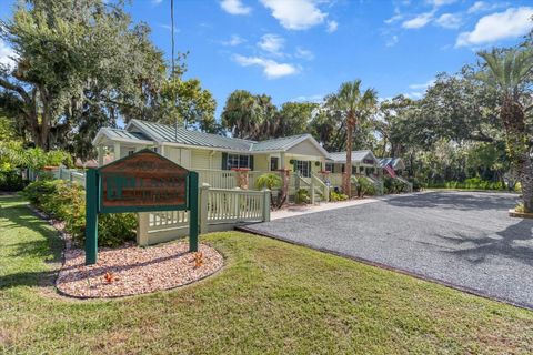 Tiny photo for 107 NE 4th Street, Crystal River, FL 34429 (MLS # G5100780)