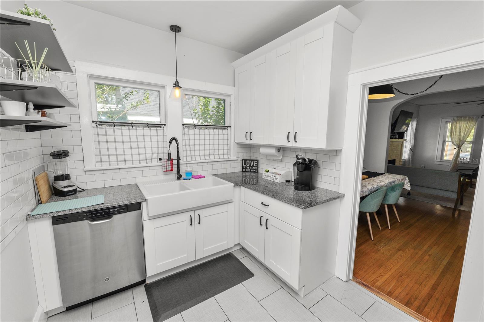 LAKE HUNTER TERRACE - Residential