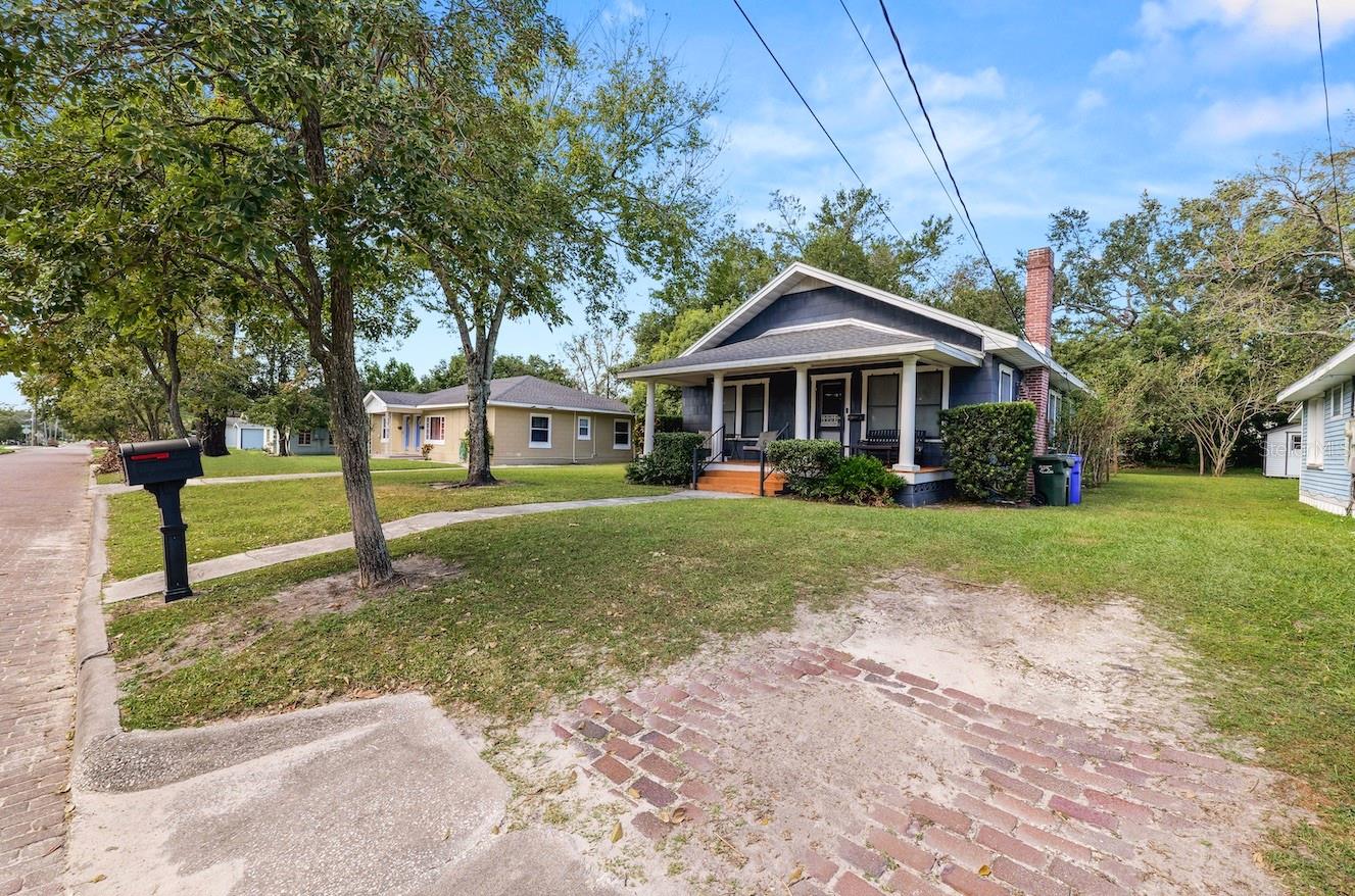 LAKE HUNTER TERRACE - Residential