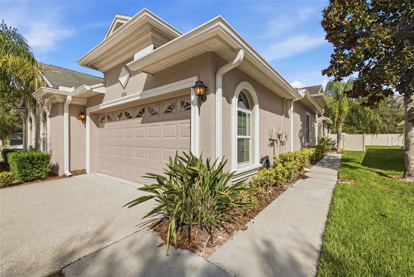 2912 DEVONOAK BOULEVARD