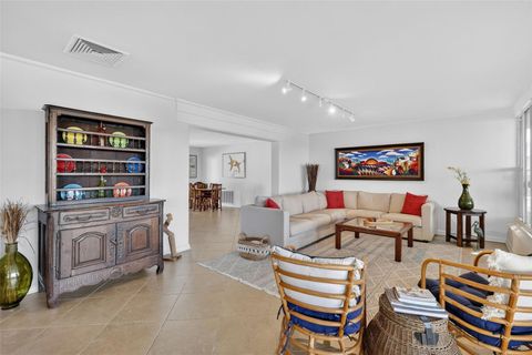 Tiny photo for 33225 Lakeshore Drive, Tavares, FL 32778 (MLS # G5108512)