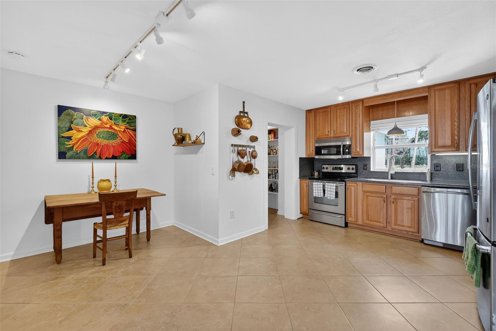 TAVADORA SHORES - Residential