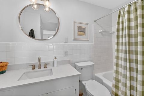 Tiny photo for 33225 Lakeshore Drive, Tavares, FL 32778 (MLS # G5108512)