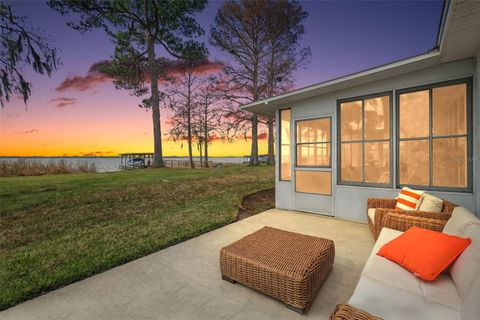 Tiny photo for 33225 Lakeshore Drive, Tavares, FL 32778 (MLS # G5108512)