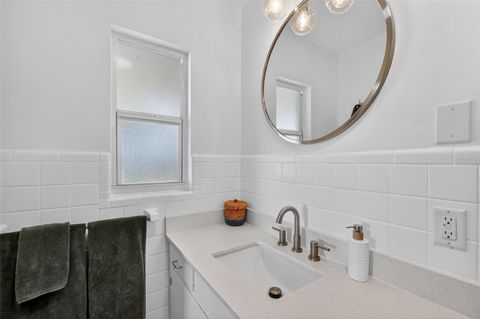 Tiny photo for 33225 Lakeshore Drive, Tavares, FL 32778 (MLS # G5108512)