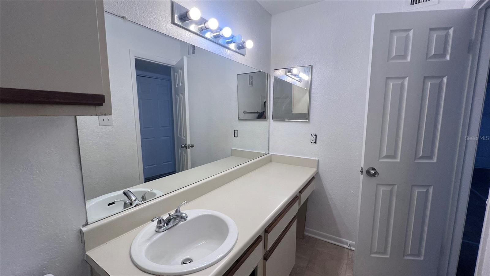 REGENCY GARDENS - Residential Lease